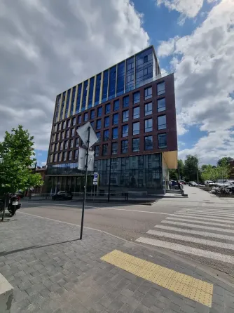 Premises in a new shopping mall, Red Line, separate entrance. Under final renovation (long vacations for arrival). Dnipro