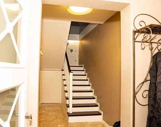 Оренда Квартира 3-кімнатна, 9/10 поверх на ул. Дмитрия Луценко Kiev