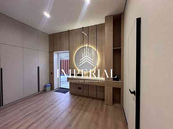 Продаж Будинок 4-кімнатний на вул. Лугова Київ