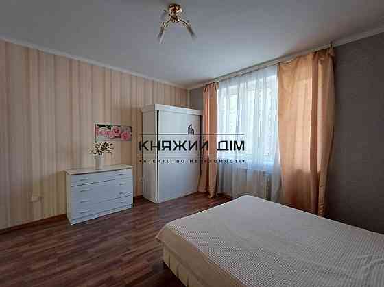 Продаж Квартира 3-кімнатна, 10/22 поверх на Днепровская Набережная Київ