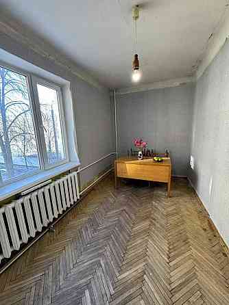 Продаж Квартира 2-кімнатна, 2/5 поверх на Салютна вул., д. 49 Київ