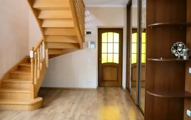 630 Three-storey house with swimming pool for rent Kiev - photo 17
