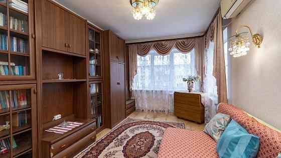 Продаж Квартира 2-кімнатна, 4/5 поверх на Дарницький вул., д. 17 Kiev