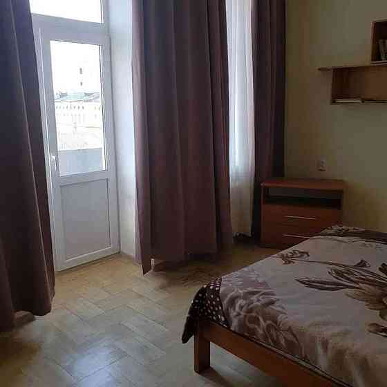 Оренда Квартира 1-кімнатна, 6/6 поверх на ул. Большая Житомирская Киев