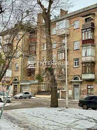 Продаж Квартира 2-кімнатна, 5/5 поверх на вул. Леоніда Каденюка Киев