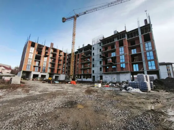 Продаж 1к Квартира 47 кв.м Миколи Леонтовича 11б Ужгород