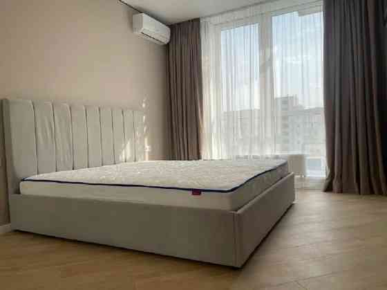 Оренда Квартира 2-кімнатна, 23/25 поверх на улица Ревуцкого, д.40 Kiev