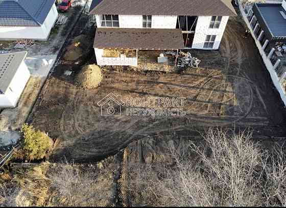 Продаж Будинок 5-кімнатний на вул. Озерна 