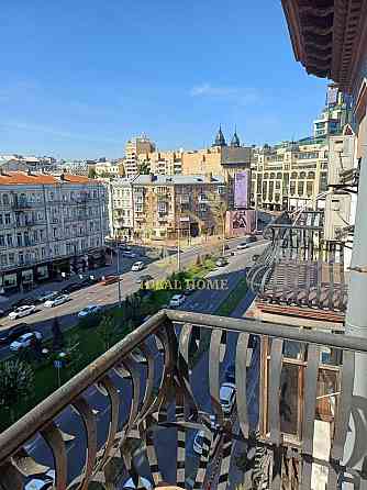 Продаж Квартира 3-кімнатна, 7/8 поверх на Бассейная ул., 17 Kiev