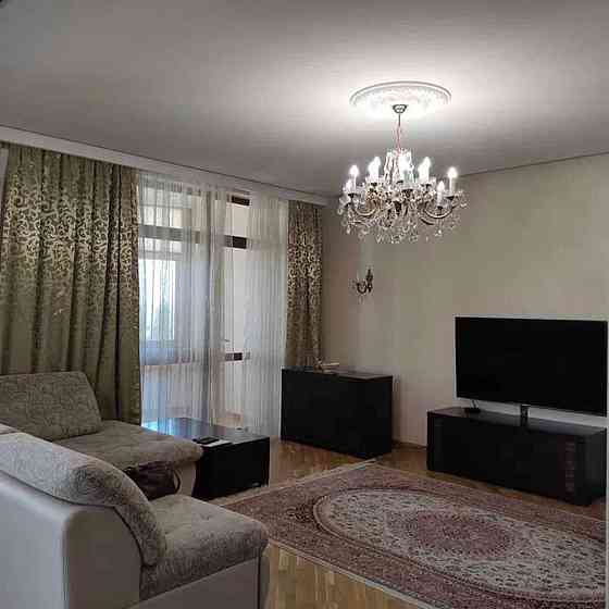 Оренда Квартира 3-кімнатна, 11/19 поверх на ул. Богдана Хмельницкого Київ