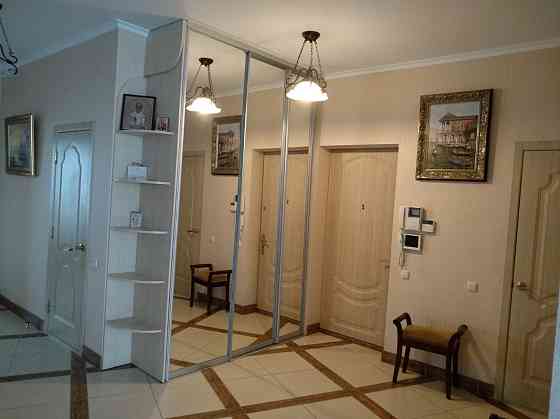 Продаж Квартира 4-кімнатна, 14/17 поверх на Литературная ул., 1а Odessa