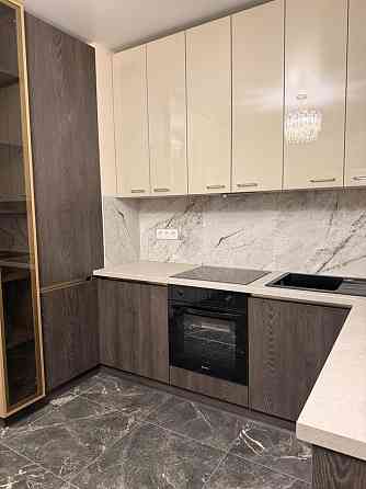 Продаж Квартира 1-кімнатна, 1/5 поверх на вул. Захисників Маріуполя Рівне