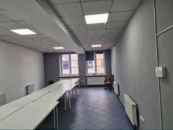 Продаж приміщення вільного призначення на вул. Новгородська поверх - 2/4 Ivano-Frankivs'k