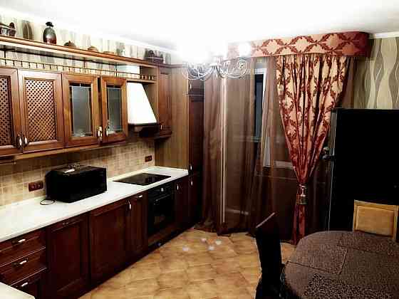 Оренда Квартира 3-кімнатна, 9/16 поверх на вул. Княжий Затон, 2/30 Kiev