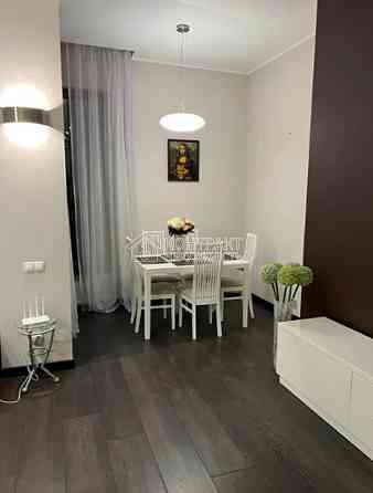 Продаж Квартира 3-кімнатна, 4/10 поверх на вул. Банний Харків