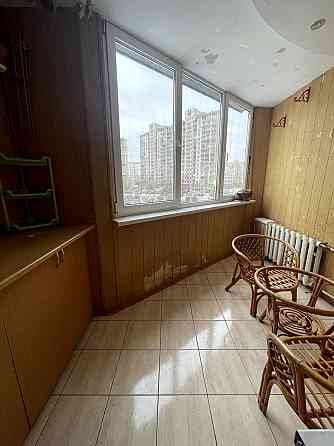 Продаж Квартира 3-кімнатна, 3/16 поверх на Радунская вул., д. 1/10 Київ