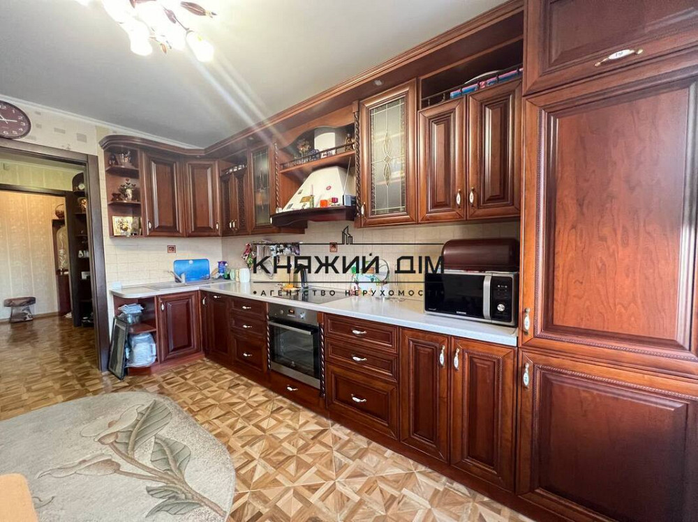 Продаж 3-кімнатна роздільна квартира на Позняках, метро Осокорки, Позняки. № 21141745 Київ - фото 1