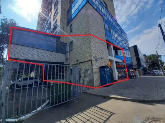 Shop on Gagarina (Nagorka) with tenants. Located on Gagarina Ave. 23 Dnipro