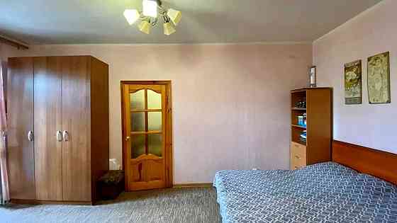 Продаж Квартира 2-кімнатна, 2/5 поверх на Берестейський вул., д. 3 Киев