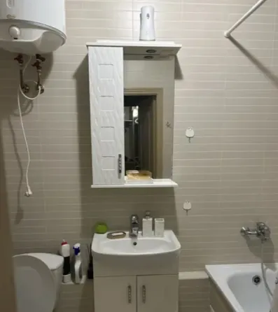 For rent 1-room Apartment 42 sq.m вул.Трутенко Kiev
