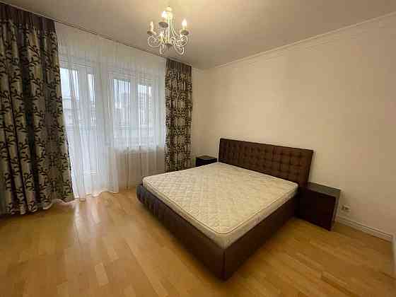 Продаж Квартира 5-кімнатна, 8/10 поверх на Олександра Кониського вул., д. 52-58 Київ