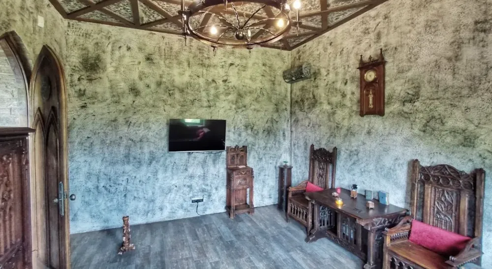 Продаж 2-поверховий Будинок з ділянкою 75 сот 400 кв.м 6 кімн. на зазим