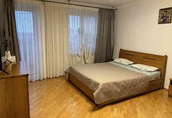 Продаж Квартира 3-кімнатна, 5/6 поверх на вул. Велика Березовиця / Микулинецька Ternopil'