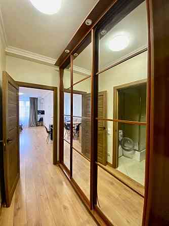 Продаж Квартира 1-кімнатна, 1/6 поверх на Дмитра Луценка вул., д. 10 Kiev