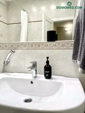 Оренда Квартира 2-кімнатна, 13/18 поверх на ул. Дмитриевская, 82 Kiev