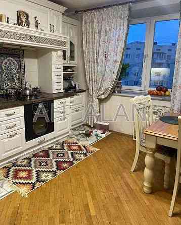 Продаж Будинок 3-кімнатний на Володимира Івасюка пр-т, 24А Київ