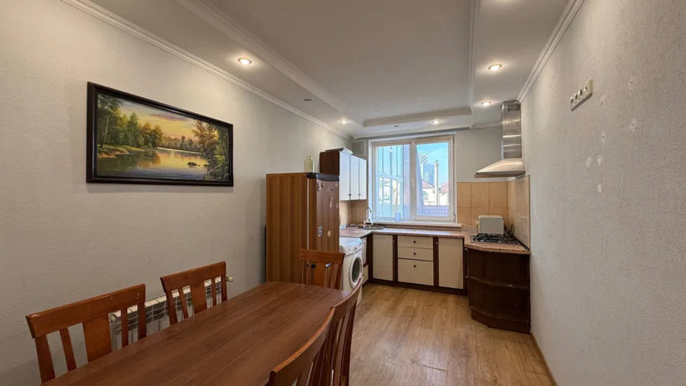 Оренда Квартира 3-кімнатна, 2/3 поверх на Садова, 191-а Киев - изображение 1