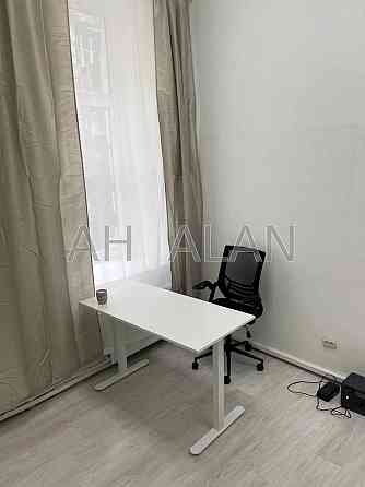 Оренда Будинок 1-кімнатний на Хмельницького Богдана вул., 10А Київ