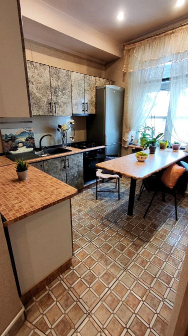 Продаж Квартира 2-кімнатна, 5/5 поверх на Почайнинська вул., д. 52 Київ - фото 2