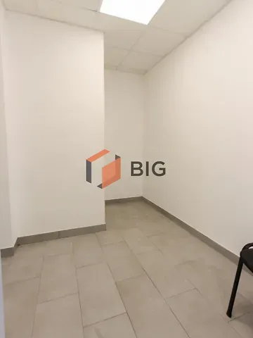 Продаж    Назарія Яремчука (Єршова) вулиця Луцьк - фото 2