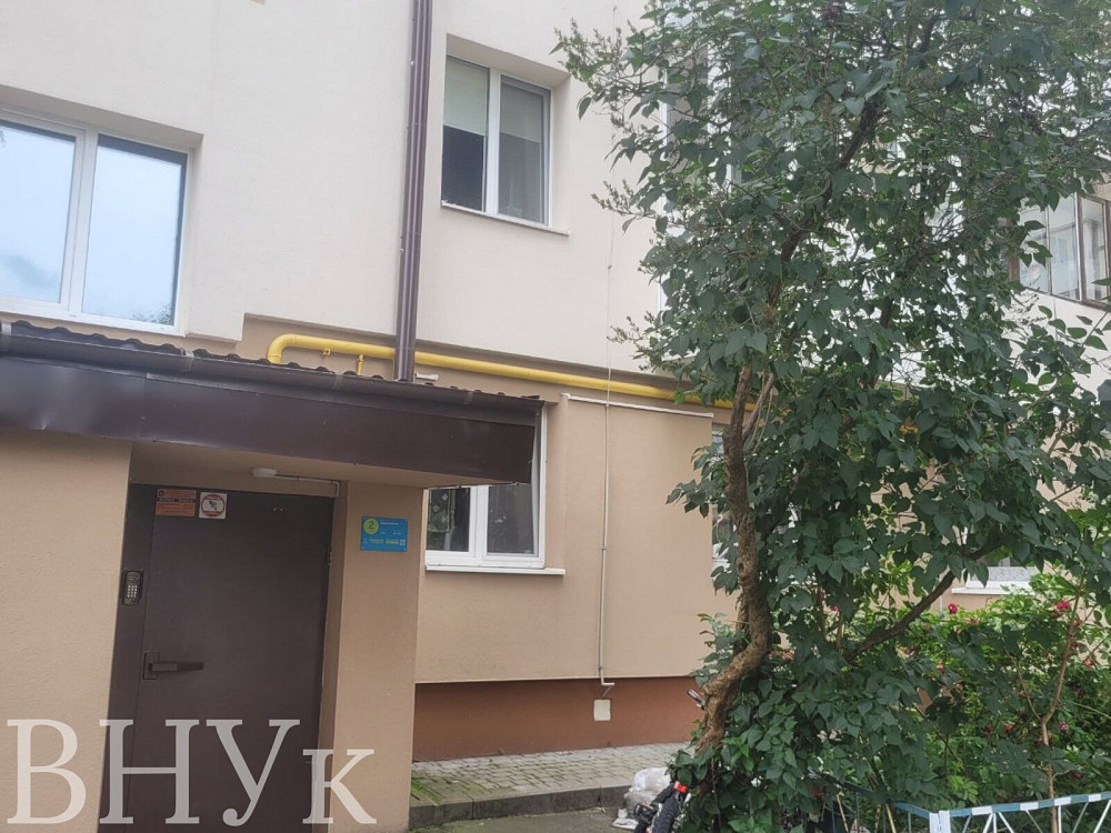 Продаж Квартира 4-кімнатна, 5/5 поверх на Відродження Luts'k - photo 1