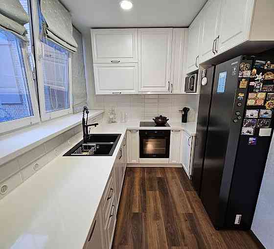 Продаж Квартира 3-кімнатна, 3/10 поверх на Старокозацкая, 38 Дніпро