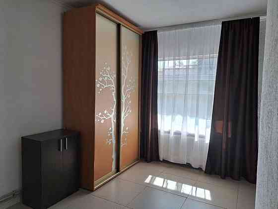 Оренда Квартира 1-кімнатна, 1/2 поверх на Садова, 53 Kiev