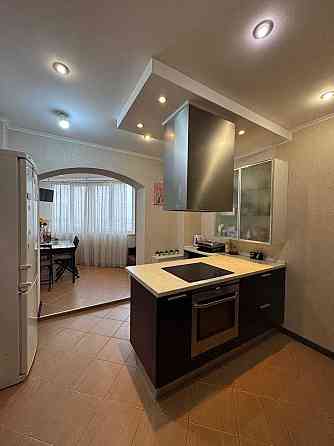 Продаж Квартира 3-кімнатна, 15/22 поверх на Милославська вул., д. 32/51 Київ