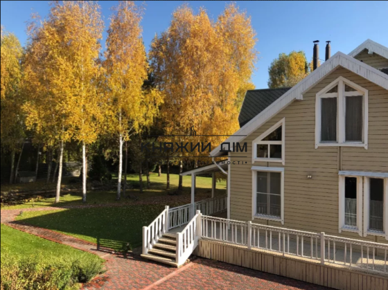 Шикарный дом в Забучье в стиле шале. КОД ОБЪЕКТА: 2210385. 