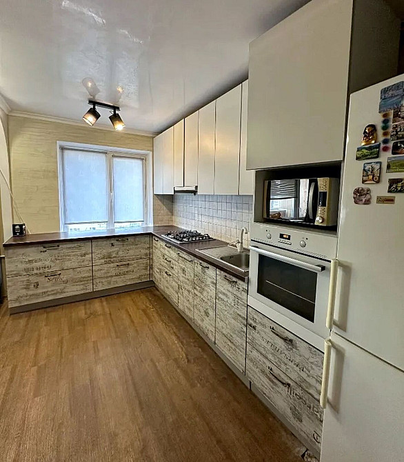 Продаж Квартира 3-кімнатна, 10/10 поверх на Мира пр., 13 Dnipro - photo 1