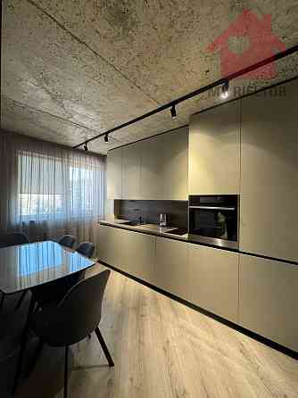 Продаж трикімнатної квартири в центрі міста пл.Богдана Хмельницького. Uzhhorod