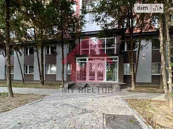 Продаж торгове приміщення на Свободи генерала поверх - 1/2 Uzhhorod