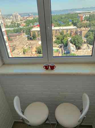 Оренда Квартира 3-кімнатна, 15/18 поверх на Базарная, 5/4 Одеса