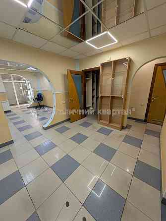 Оренда Будинок 4-кімнатний на Заболотного Академіка вул., 42 Kiev