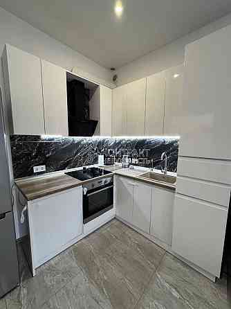 Продаж Будинок 4-кімнатний на вул. Межева 