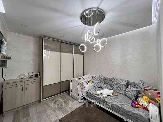 Продаж Квартира 2-кімнатна, 22/24 поверх на Среднефонтанская  улица, 35 Одесса