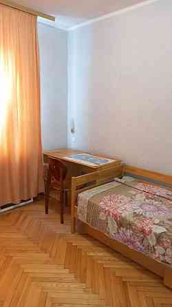 Оренда Квартира 3-кімнатна, 14/15 поверх на ул. Вишняковская, 6а Київ