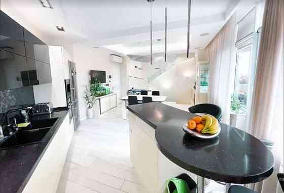 Шикарная 3х уровневая квартира с террасой на Фонтане Odessa