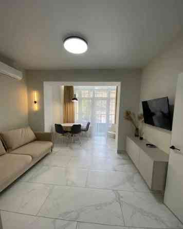 Оренда Квартира 1-кімнатна, 2/6 поверх на Фонтанская дорога ул., 153/13 Одесса