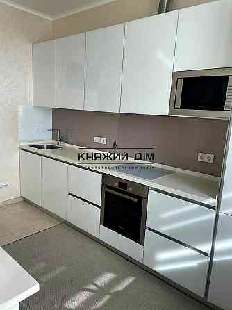 Оренда Квартира 1-кімнатна, 18/24 поверх на вул. Клименко Ивана ул./Преображенська Киев